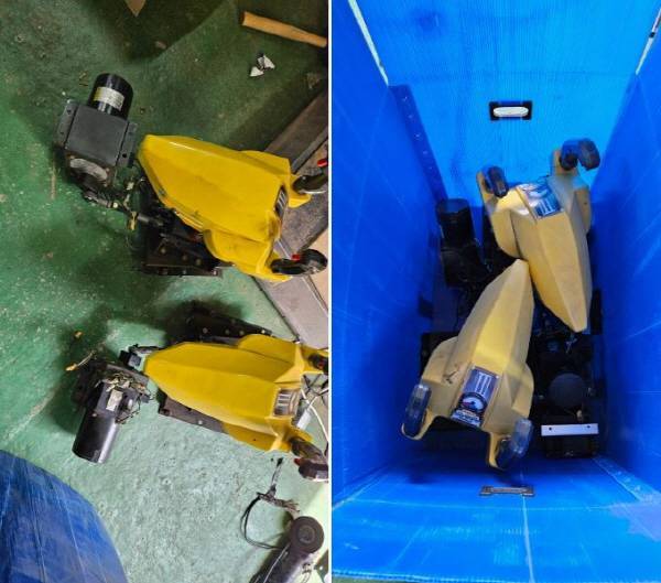 일단 상단 커버를 뜯어내고 조종간을 뜯어낸 모습