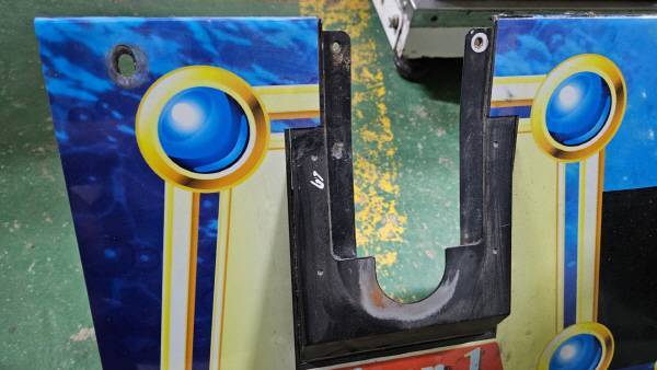 노란색 조종간 때문에 이런 식으로 위쪽이 뚫려있는 것이 문제였다