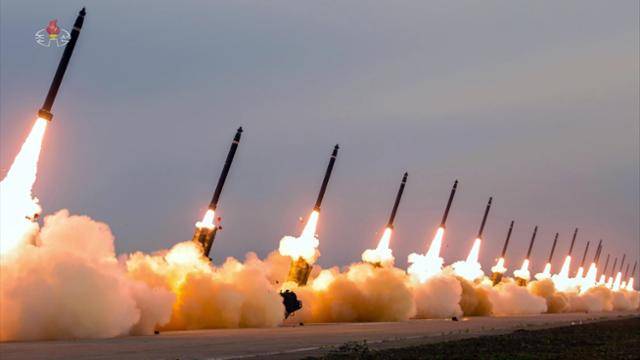 2024년 5월 31일 조선중앙TV에 전날 북한군이 초대형 방사포를 동원해 진행한 '위력시위사격'이 보도되고 있는 장면. 조선중앙TV 캡처