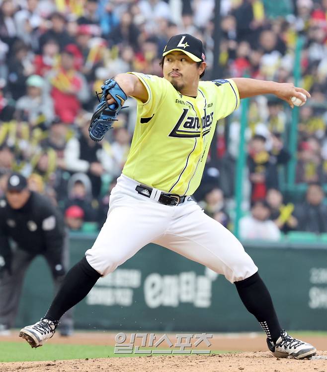 10일 오후 인천 SSG 랜더스필드에서 열린 2025 프로야구 KIA 와 SSG경기. SSG 투수 환두솔이 6회 선발 앤더슨에 이어 등판, 역투하고 있다. 인천=정시종 기자 /2025.05.10.