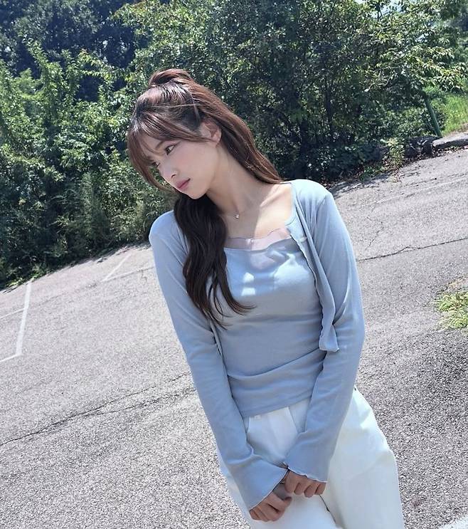 [서울=뉴시스] 율희. (사진 = 인스타그램 캡처) 2025.08.28. photo@newsis.com *재판매 및 DB 금지