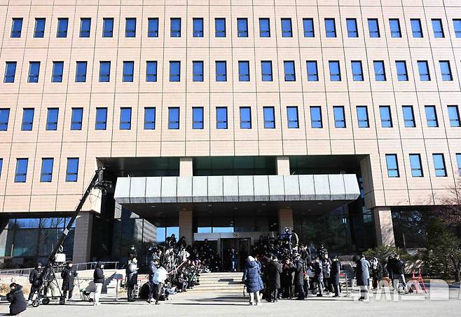 [과천=뉴시스] '임성근 구명로비' 의혹을 수사하는 특별검사팀이 송창진 전 고위공직자범죄수사처(공수처) 수사2부장검사의 국회 위증 고발 사건과 관련한 자료를 확보하기 위해 29일 공수처에 대한 강제수사에 착수했다. 2025.08.29. photo@newsis.com