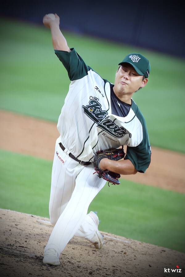 5이닝 노히트 피칭을 선보인 문용익(사진=KT)