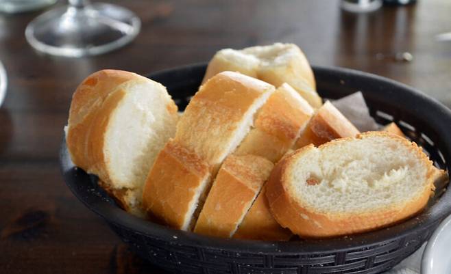 빵에는 우유, 버터, 치즈 등 유제품과 글루텐이 포함돼 있어 가스를 유발할 수 있다. [사진= 게티이미지뱅크]