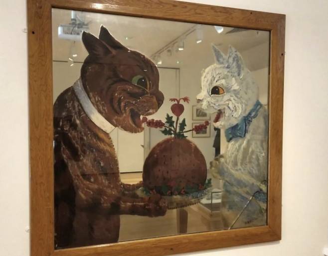 루이스 웨인이 병원 거울에 크리스마스 장식으로 그린 그림. 베들렘 정신병원에 소장돼 있다. ⓒBBC