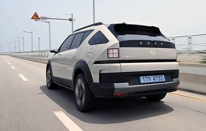 신형 넥쏘 주행 장면 [사진출처=현대차]