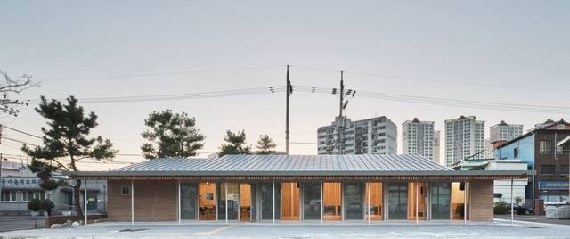 진주시의 대표 목조 건축물 중 하나인 ‘남명진취가’ 전경. 남명진취가는 LG·GS 창업주의 마을이 있는 지수면에 건립된 게스트하우스다. 진주시청 제공