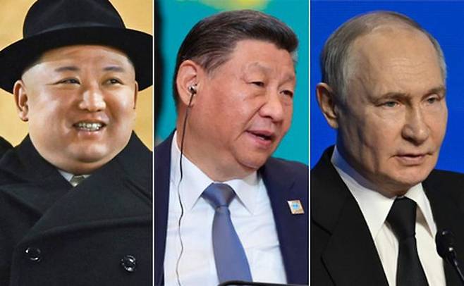 [서울=뉴시스]29일(현지 시간) 러시아 리아노보스티통신 등에 따르면, 유리 우샤코프 크렘린궁 외교정책 보좌관은 브리핑에서 “열병식에서 블라디미르 푸틴 대통령이 시진핑 중국 국가주석의 오른쪽, 김정은 북한 국무위원장이 왼쪽에 앉게 된다”고 밝혔다.