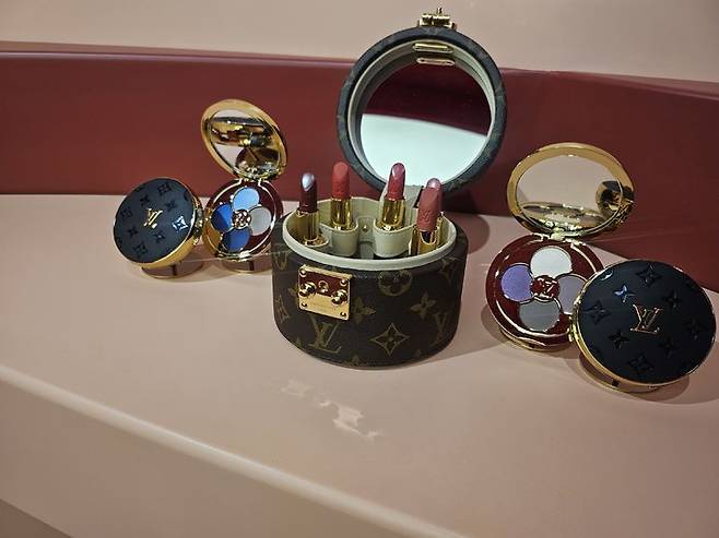 [서울=뉴시스] 이현주 기자=라 보떼 루이비통 립스틱 모습. 2025.08.29. juicy@newsis.com *재판매 및 DB 금지