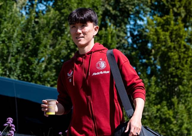 황인범. /사진=페예노르트 공식 SNS