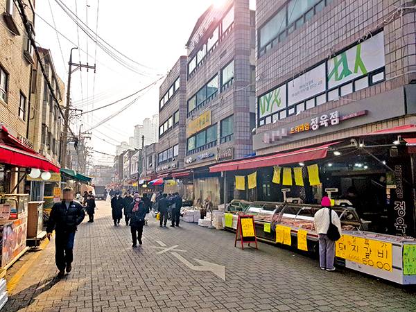 수원 A전통시장 전경.