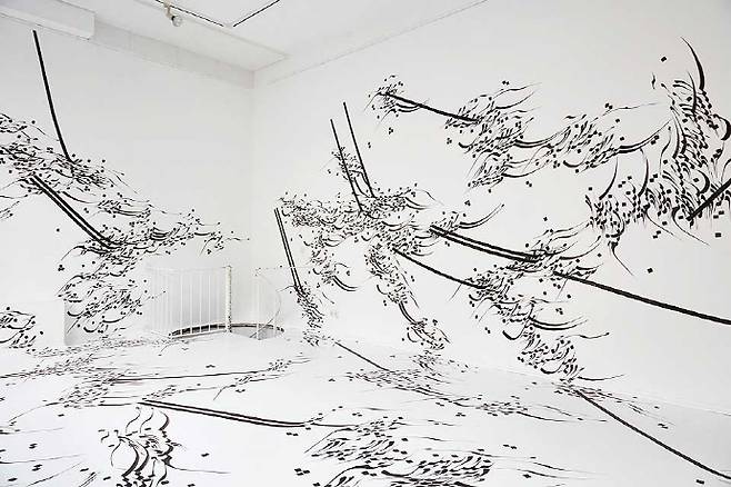 파라스투 포로우하르 作 'Written Room'.