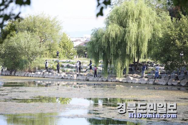 2025 경산시 생태계 교란 유해 외래어종 잡기 대회 참가자들.