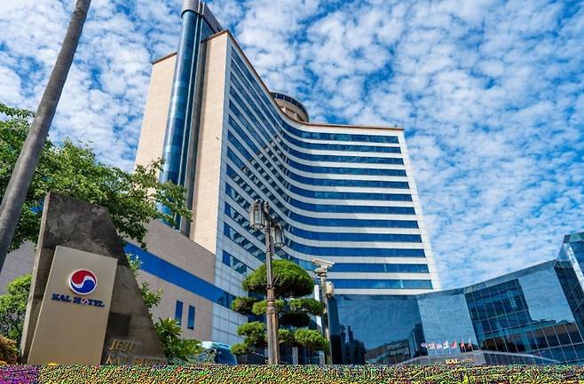 제주시 이도1동 소재 제주칼호텔 전경.