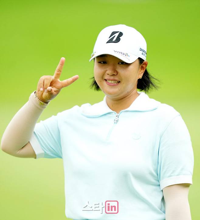 신다인이 30일 경기도 용인시 처인구 써닝포인트CC에서 열린 제14회 KG 레이디스 오픈 2R에서 포즈를 취하고 있다. 사진=이데일리 골프in(용인)=조원범 기자