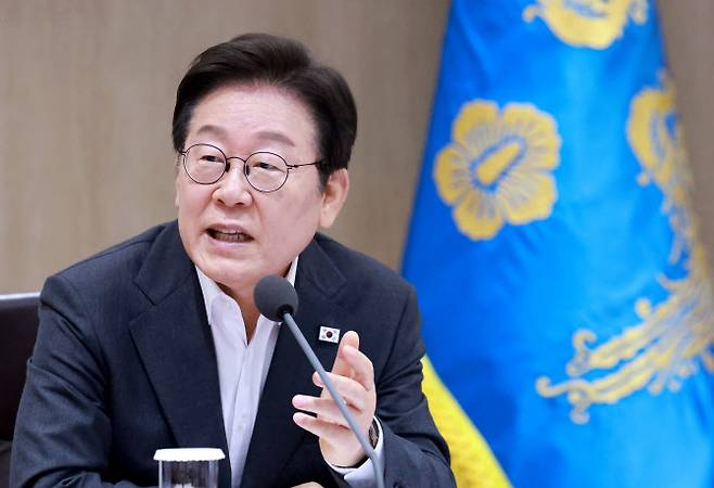 이재명 대통령이 지난달 29일 서울 용산 대통령실 청사에서 열린 국무회의에서 국무위원들과 중대재해 근절대책 토론을 하며 발언하고 있다. (사진=연합뉴스)