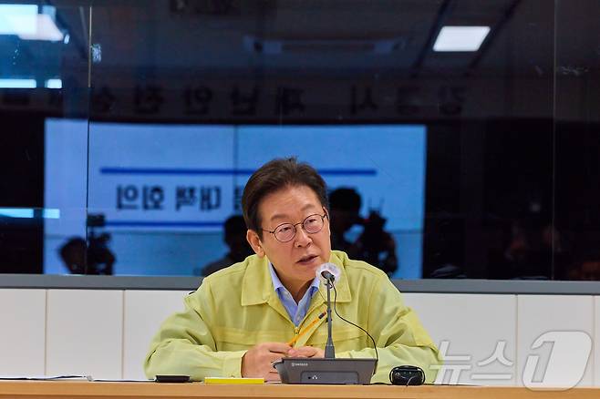 이재명 대통령이 30일 강원 강릉시청 재난안전상황실에서 가뭄 대책 회의를 주재하고 있다. (대통령실 제공. 재판매 및 DB 금지) 2025.8.30/뉴스1 ⓒ News1 허경 기자