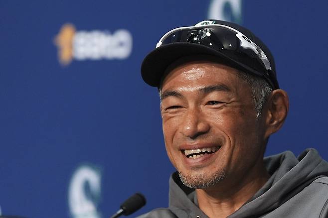 명예의전당 기자회견에 임한 이치로. AP연합뉴스