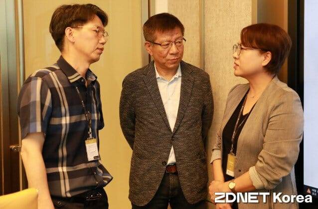 ETRI 윤천주 본부장과 큐노바 김재현 부사장, IQM 김영심 한국지사장.(왼쪽부터)