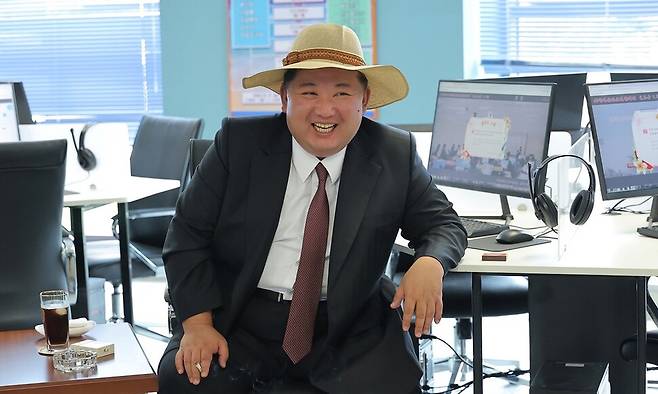 함경남도 낙원군에 세워진 대규모 바다 양식기지인 낙원군바다가양식사업소 준공식이 30일 김정은 북한 국무위원장이 참석한 가운데 열렸다고 조선중앙통신이 31일 보도했다. 연합뉴스