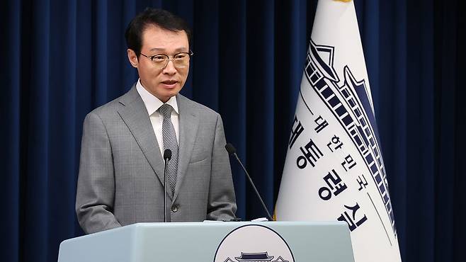 브리핑하는 이규연 홍보소통수석 2025.8.31