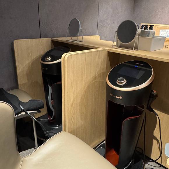 레이디존 내부에 비치돼 있는 유리듬S [사진=세라젬 제공]