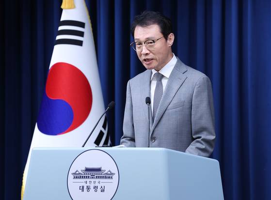 이규연 홍보소통수석이 31일 서울 용산 대통령실에서 다음 주 국정 기조 관련 브리핑을 하고 있다. 대통령실사진기자단