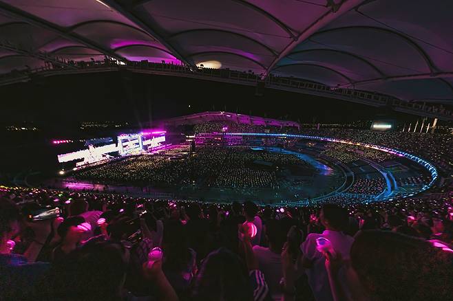 30~31일 밴드 데이식스(DAY6) 데뷔 10주년 기념 투어 ‘더 데케이드’(The DECADE)가 열린 고양 대화동 고양종합운동장 전경. JYP엔터테인먼트 제공