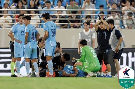 다친 대구 황재원. 사진[연합뉴스]