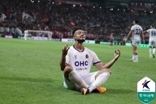 안양FC 모따의 승리 세레모니. 사진[연합뉴스]