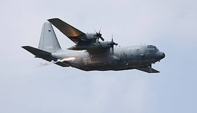 공군 수송기 C-130. 연합뉴스