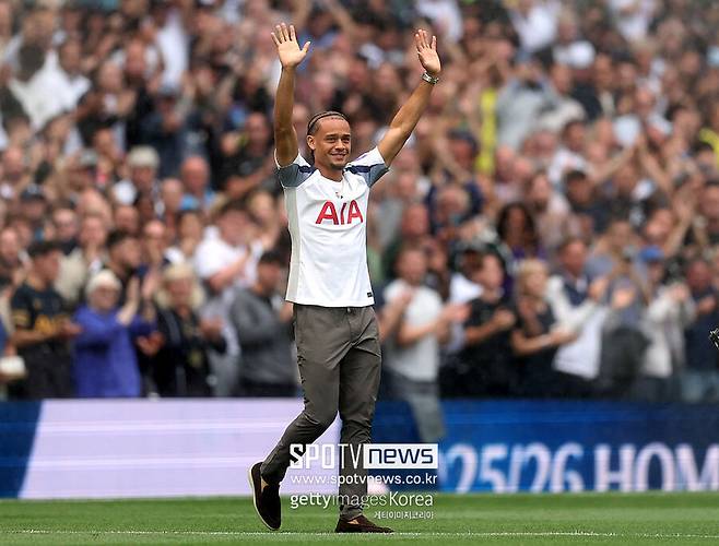 ▲ 시몬스는 토트넘이 반드시 확보해야 했던 멀티 멀티 성향의 공격자원이다. 바르셀로나 유스 출신으로 어릴 때부터 큰 기대를 받아왔던 시몬스는 정상급 선수로 발돋움한 라이프치히에서 통산 78경기 22골 24어시스트를 기록하며 토트넘의 7번 주인이 됐다.