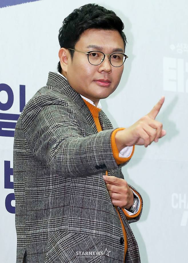 정승제 수학 강사가 2일 오전 서울 마포구 상암동 스탠포드 서울에서 진행된 채널A 예능 '성적을 부탁해 : 티처스' 제작발표회에 참석해 포즈를 취하고 있다.  '성적을 부탁해 : 티처스'는 공부와 성적이 고민인 중o고등학생에게 대한민국 최고의 강사진이 직접 코칭해 성적을 올려주는 에듀 솔루션 버라이어티 프로그램이다. 오는 5일 첫 방송. 2023.11.02 /사진=김창현