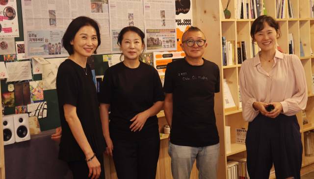 ‘예술창작공간을 넘어 문화 플랫폼으로’ 결산 좌담회에 참석한 부산문화재단 김현정 예술창작본부장, 손몽주 작가, 김대홍 작가, 또따또가 6기 김혜경 센터장. 이재찬 기자 chan@