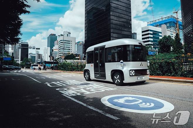 서울 청계천을 달리는 '로이'(ROii) (오토노머스에이투지 제공)