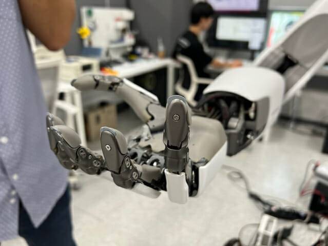 휴머노이드 알렉스의 손 (사진=지디넷코리아 신영빈 기자)