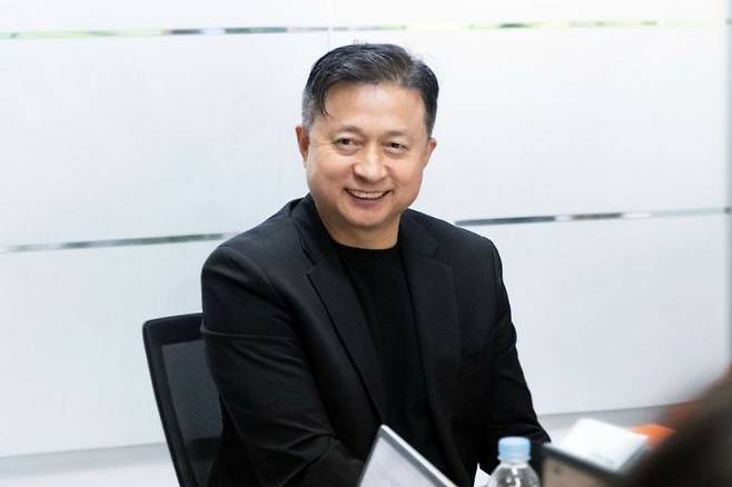 김광용 유니토아 대표가 지난달 28일 서울 강남구 삼성동 유니토아 본사에서 열린 기자간담회에서 발언하고 있다. 메인비즈협회