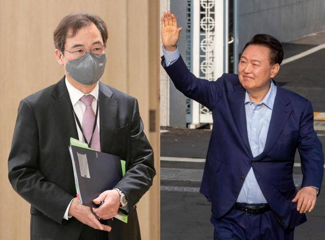 윤재순(왼쪽) 전 대통령비서실 총무비서관과 그를 임명한 윤석열 전 대통령. 서재훈·정다빈 기자