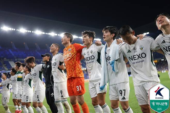 현대가 더비에서 이긴 전북 현대. 사진=프로축구연맹