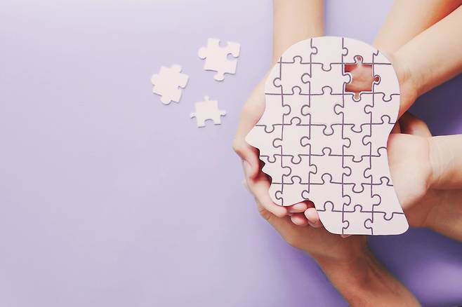 기억력이 서서히 흔들리는 건 뇌 노화가 이미 시작한 것으로, 치매로 이어질 위험성이 크다.