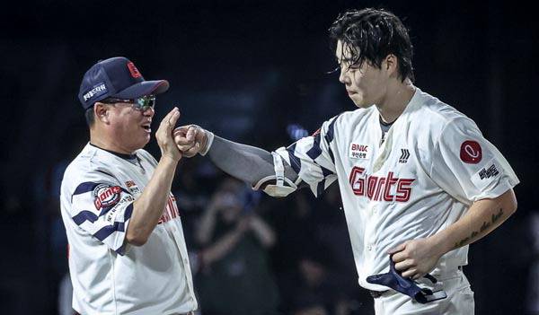 정규시즌 127경기를 소화한 롯데는 9월에 17경기를 치른다. 중위권 다툼이 치열해 롯데의 가을 야구 진출을 섣불리 짐작하기 어렵다.  롯데 자이언츠 제공