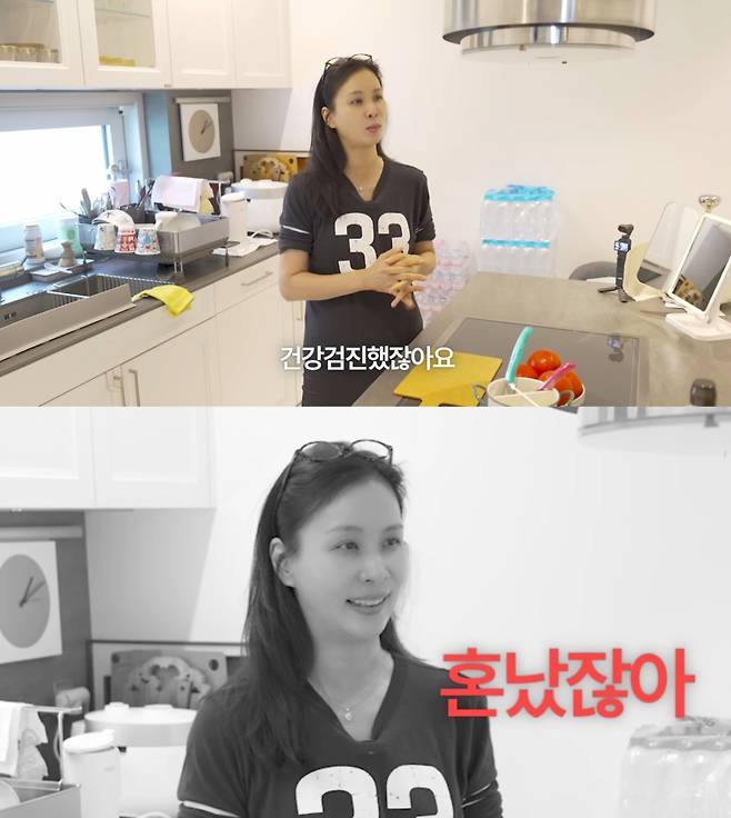 고소영이 자신의 유튜브 채널 '바로 그 고소영'을 통해 밀가루 대신 곡물 '파로' 면으로 파스타 만들어 먹는 일상을 공개했다. /사진=유튜브 채널 '바로 그 고소영' 화면 캡처