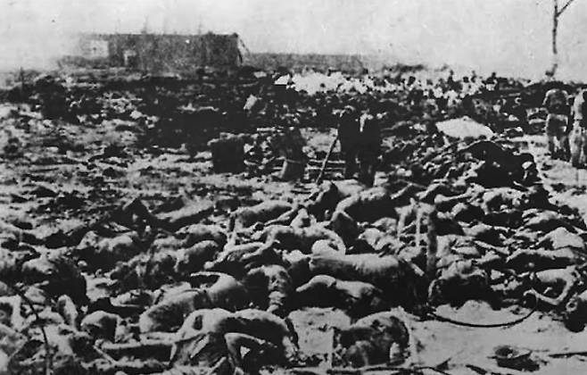 일본 관동지방에 진도 7.9의 대지진이 발생했다. 사진은 관동지역 지진과 학살로 수많은 인명피해가 발생한.모습.  /사진=유튜브 '최태성 2TV' 채널 캡처