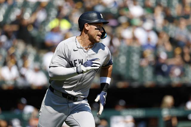 뉴욕 양키스의 에런 저지가 1일 오전(한국시간) 미국 일리노이주 시카고의 레이트필드에서 열린 MLB 시카고 화이트삭스와의 원정경기에서 1회 초 솔로 홈런을 치고 그라운드를 돌고 있다.   이매진이미지스 연합뉴스