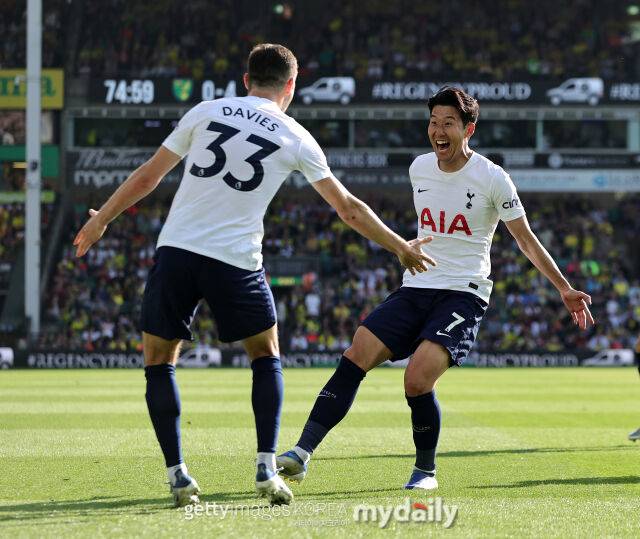 손흥민과 데이비스/게티이미지코리아