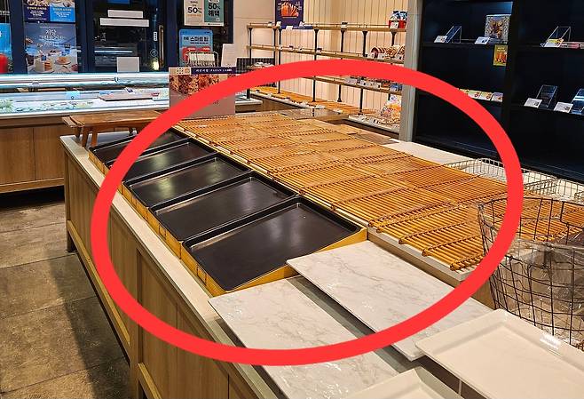 SK텔레콤이 ‘T 멤버십 고객 감사제’ 혜택으로 파리바게뜨 50% 할인 쿠폰을 제공하면서 파리바게뜨 제품이 매진됐다. [네이버카페 갈무리]