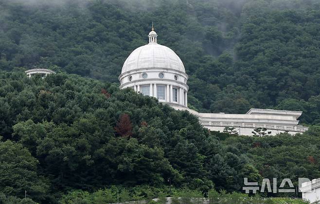 [가평=뉴시스] 배훈식 기자 = 김건희 여사 의혹을 수사하는 민중기 특별검사팀이 통일교 압수수색에 들어간 지난 7월 18일 오후 경기 가평군 통일교 천정궁박물관 모습. 2025.09.01. dahora83@newsis.com