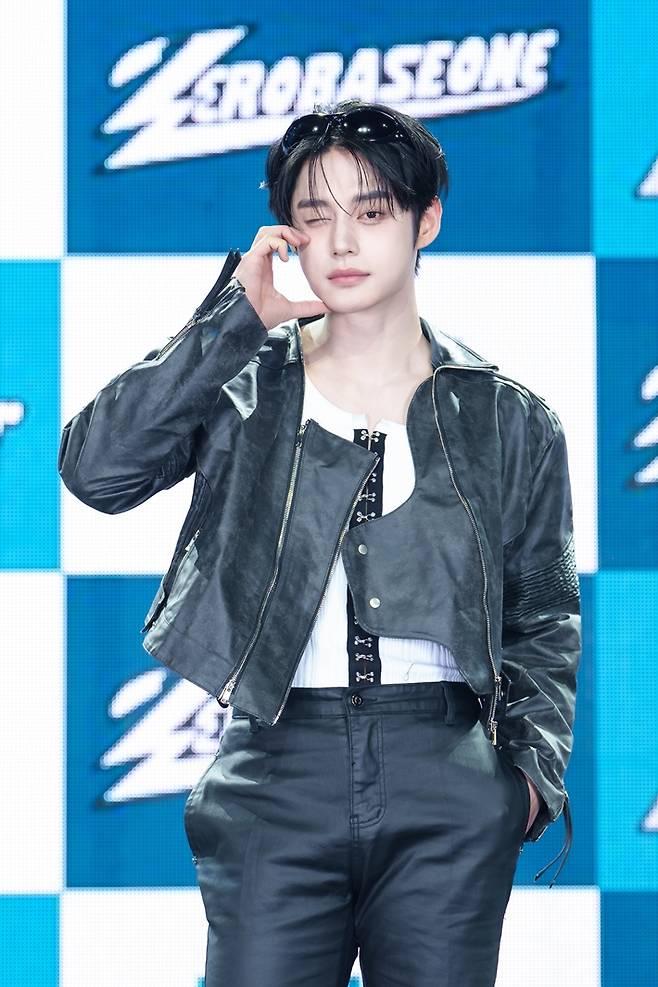 제로베이스원 김지웅. 웨이크원 제공