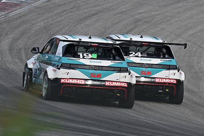 원 투 피니시를 달성한 금호 SLM. 사진: 김학수 기자