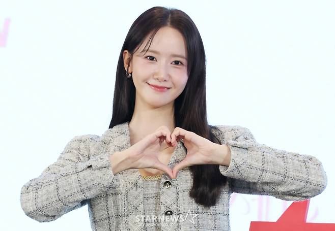 배우 임윤아가 19일 오후 서울 구로구 더세인트에서 진행된 tvN 토일드라마 '폭군의 셰프' 제작발표회에 참석해 포즈를 취하고 있다. 최고의 순간 과거로 타임슬립한 셰프가 최악의 폭군이자 절대 미각 소유자인 왕을 만나며 벌어지는 서바이벌 판타지 로맨틱코미디 '폭군의 셰프'는 오는 23일 첫 방송된다. /2025.08.19 /사진=이동훈 photoguy@